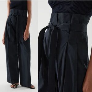COS High Waisted High Rise Paperbag pants size 8
Brand New